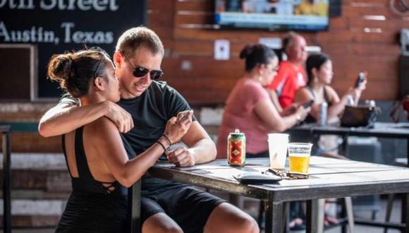 El relajamiento de medidas de distanciamiento social ha sido notorio en Texas. (Foto: AFP).