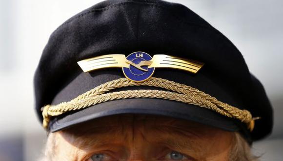 Piloto de Lufthansa ganó juicio y no tendrá que llevar gorra
