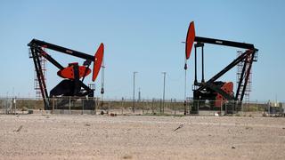 Precios del petróleo operan por encima de los US$ 82 tras caída de reservas