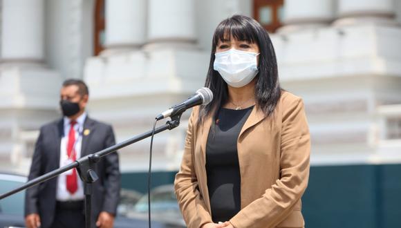 La presidenta del Congreso, Mirtha Vásquez, anunció nuevas medidas para evitar contagios de COVID-19. (Foto: Twitter @congresoperu)