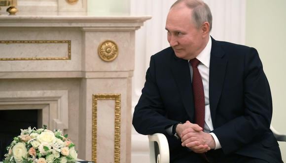 El presidente ruso, Vladimir Putin, habla con el presidente sirio, Bashar al-Assad, durante su reunión en el Kremlin en Moscú, Rusia, el 15 de marzo de 2023. El presidente sirio se encuentra en Moscú en un acto oficial visita. (Foto: EFE/EPA/VLADIMIR GERDO / SPUTNIK / KREMLIN)