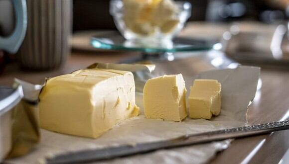 Unos pedazos de mantequilla. | Imagen referencial: Sorin Gheorghita / Unsplash