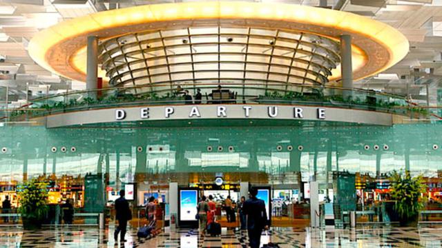 El Aeropuerto de Changi en Singapur, alberga a 65.628.000 pasajeros entre los que llegan y aquellos que viajan a otros destinos.