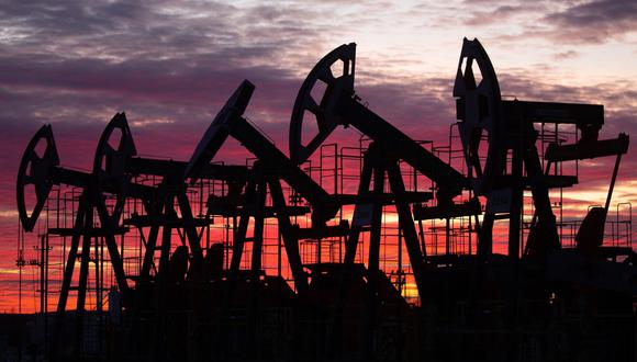 Un comité de la alianza petrolera OPEP+, liderada por Arabia Saudí y Rusia, tienen previsto celebrar hoy una teleconferencia para analizar la situación en el mercado. (Foto: Bloomberg)