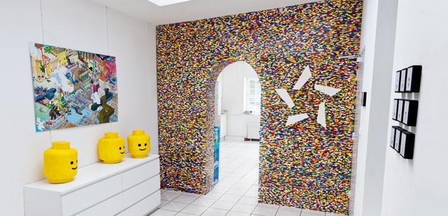 De colores: Esta pared está hecha con más de 55 mil Lego - 1