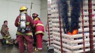 Incendio en Jesús María: un bombero está intubado y se encuentra en UCI por inhalación de humo y gases tóxicos 