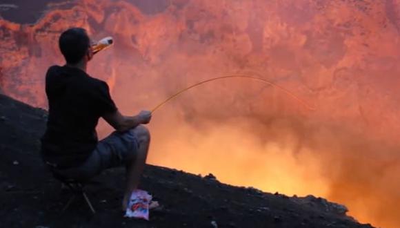 YouTube: cocina malvaviscos sobre un volcán (VIDEO)