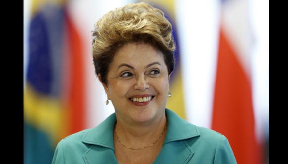 Dilma sorprendida con la FIFA: ¿Yo entregaré la copa?