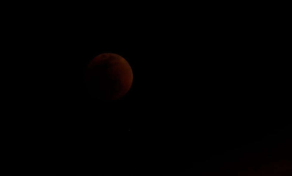 La “Luna de Sangre”, uno de los mejores eventos lunares del año, pudo ser observado en nuestro cielo desde anoche hasta la madrugada de hoy, según informó el IGP (Instituto Geofísico del Perú). (Foto: César Bueno @photo.gec)