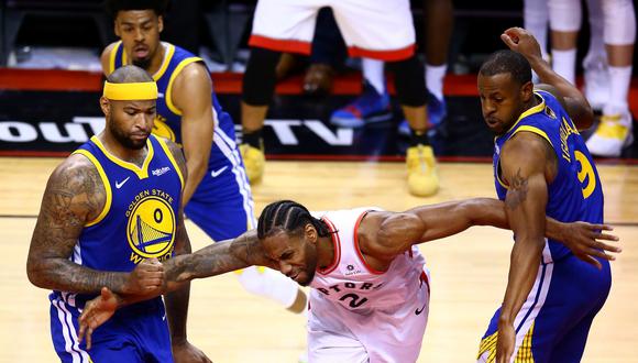 Warriors derrotaron 109-104 a Raptors y dejaron las finales de la NBA empatadas a un partido por bando. | Foto: AFP
