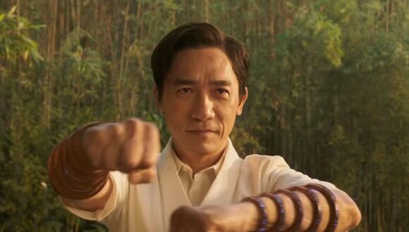 Wenwu es el padre de Shang-Chi y líder de la organización terrorista Los Diez Anillos. A diferencia de el Mandarín falso que apareció en "Iron Man 3", este mantiene una habilidad marcial comparable a la de su hijo y se convertirá en el antagonista de la cinta.  (Fuente: Marvel Studios)