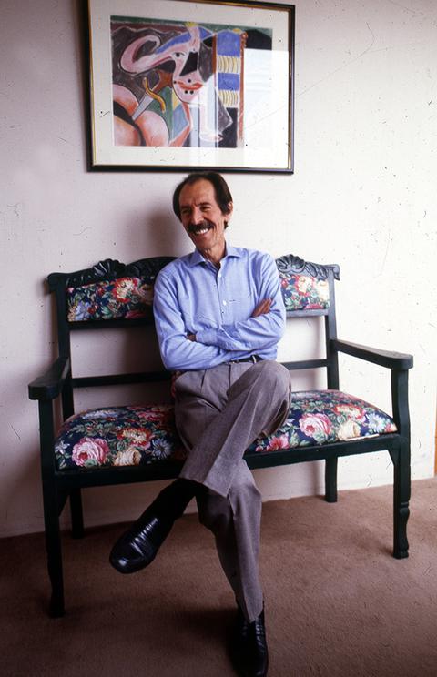 LIMA, 3 DE AGOSTO DE 1994ENTREVISTA AL ESCRITOR PERUANO JULIO RAMON RIBEYRO, UNO DE LAS MAYORES VOCES DE LA NARRATIVA BREVE EN AMERICA LATINA. SUS CUENTOS SE REUNEN EN LOS VOLUMENES DE 'LA PALABRA DEL MUDO' Y 'CUENTOS COMPLETOS'.FOTO: SERGIO URDAY / EL COMERCIO