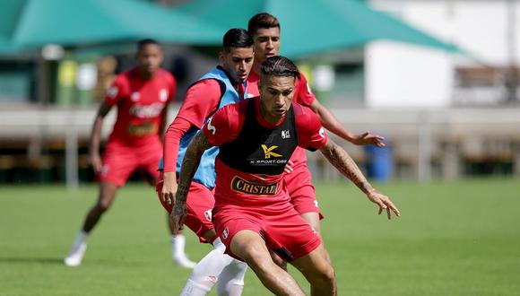 ¿Para qué sirven los chalecos que usan los futbolistas? | (Foto: FPF/Twitter)