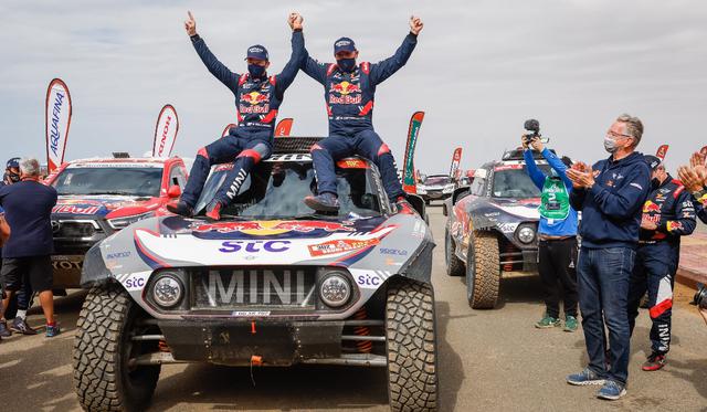 Stéphane Peterhansel se consagró campeón en el Rally Dakar 2021 y amplió su récord a 14 títulos | Foto: EFE