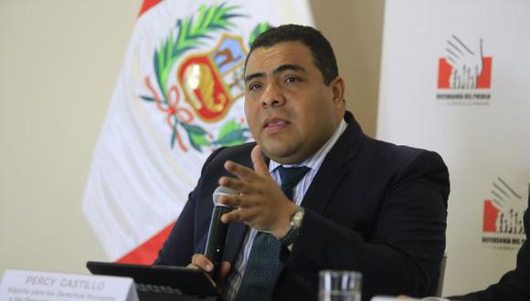 Percy Castillo, adjunto de Derechos Humanos de la Defensoría del Pueblo, renunció ante Josué Gutiérrez. (Foto: GEC)