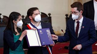 EN VIVO | El presidente de Chile Gabriel Boric recibe el proyecto de nueva Constitución