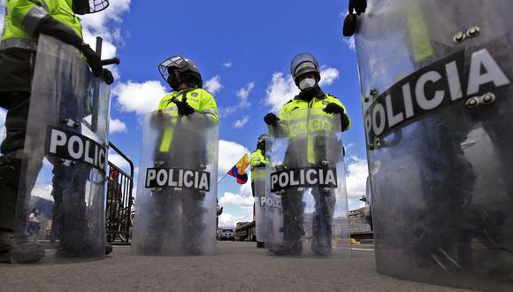 Efectivos policiales de Colombia. (Foto Referencial: DANIEL MUNOZ / AFP).