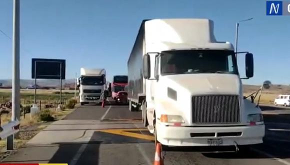 Vía Juliaca - Puno está bloqueada, reportan ataque a vehículos en Ayacucho y Madre de Dios prepara movilización con motivo del paro agrario | Foto: Canal N / Captura de video