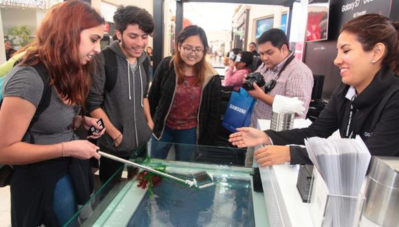 Samsung inaugura centro de experiencia en el Jockey Plaza