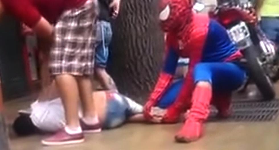 Spiderman captura a un ladrón en Argentina. (Foto: YouTube)