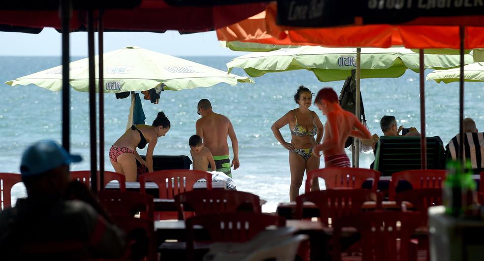 La isla indonesia de Bali comenzará a recibir turistas extranjeros en setiembre tras cerrarse por el coronavirus. (SONNY TUMBELAKA / AFP).