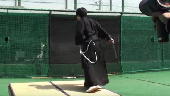 Samurái cortó pelota de béisbol que iba a 161 km/h [VIDEO]
