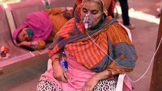 India registra récord mundial de 353.000 nuevos casos de coronavirus y sufre carencia oxigeno 