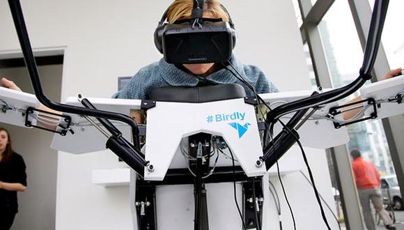 Simulador recrea sensación de vuelo usando realidad virtual