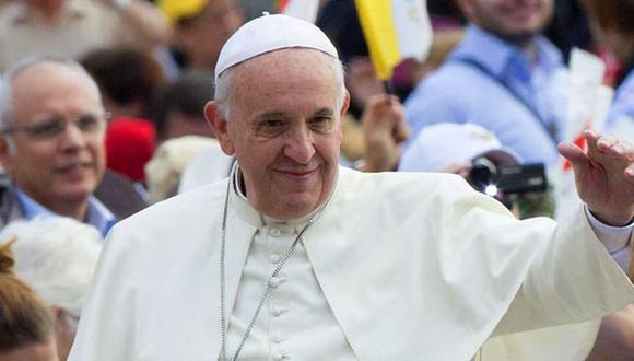 Papa Francisco dice que las redes sociales son "un don de Dios"