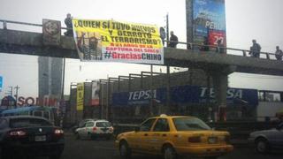 Fujimoristas muestran pancartas en las calles a favor del ex presidente