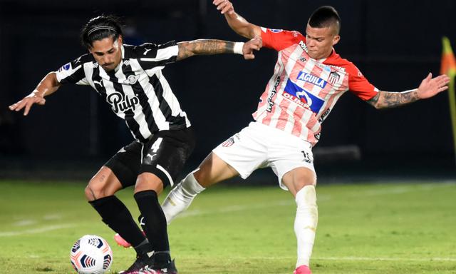 Libertad y Junior chocaron en Asunción por la vuelta de los octavos de final de Copa Libertadores 2021 | Foto: AFP
