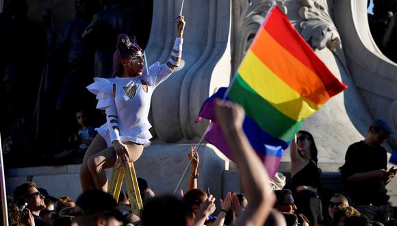 En Budapest, protestas en contra del primer ministro húngaro Viktor Orbán, quien auspició una ley considerada antiLGTB. REUTERS