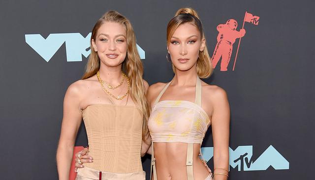 Bella y Gigi Hadid se robaron las cámaras en la alfombra roja de los MTV Awards 2019. (Foto: AFP)