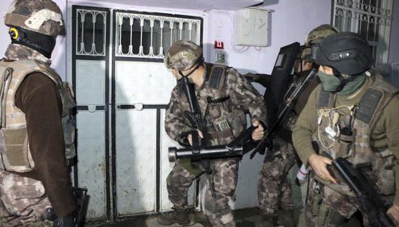 Turquía: Más de 800 detenidos en megaoperativo contra EI