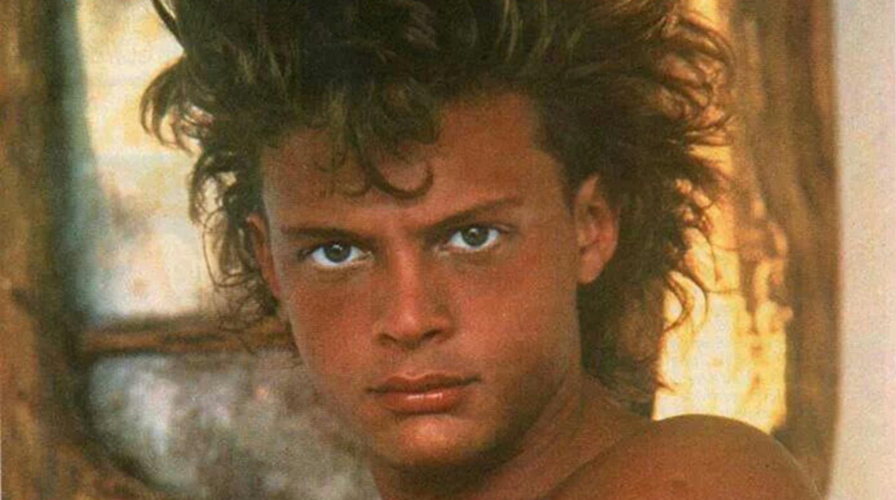 "Culpable o no" de Luis Miguel, es coreado durante partido de béisbol mexicano