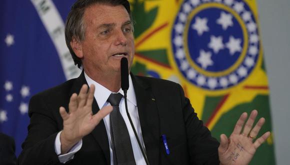 El ex presidente de Brasil, Jair Bolsonaro, habla durante una ceremonia en el palacio presidencial de Planalto, en Brasilia, Brasil, el martes 13 de julio de 2021. (Foto: AP/Eraldo Peres)