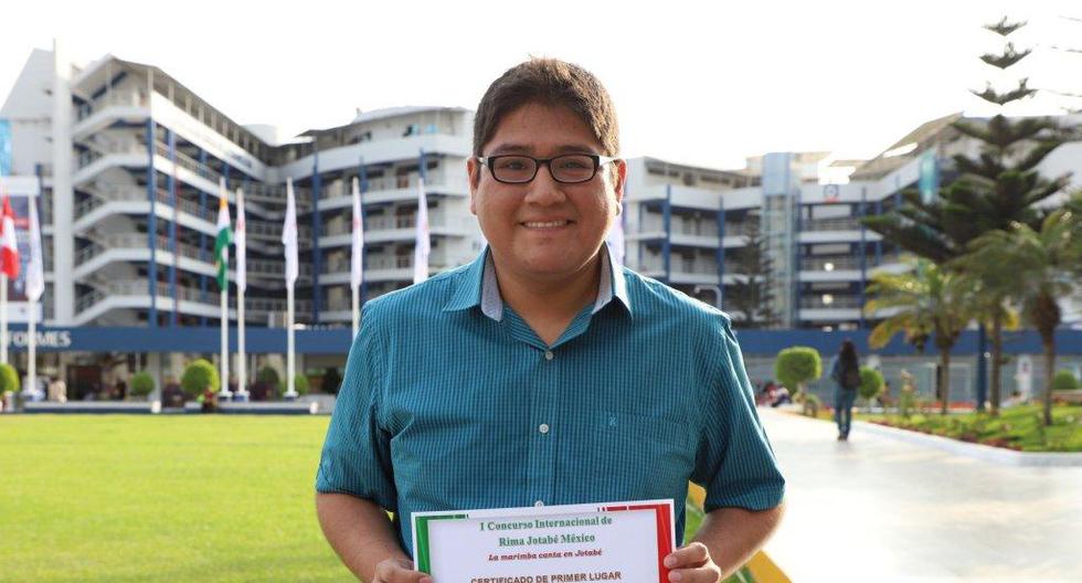 Joven estudiante Hartley Aranda se llevó el primer lugar del I Concurso Internacional de Poesía, organizado en Chiapas, México. (Foto: UCV)