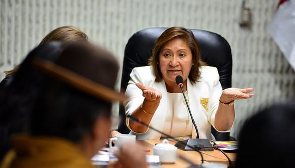 Ana María Choquehuanca reveló que este miércoles viajará a Panamá para traer “la ley modelo de feminicidio” que buscará implantar en el país. (Foto: MIMP)