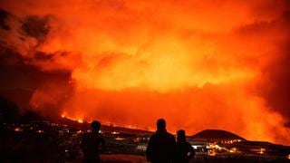 Lava del volcán de La Palma llega al mar por un tercer punto | FOTOS