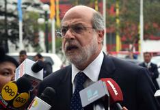 Daniel Abugattás presentará dos demandas contra el Congreso por suspensión