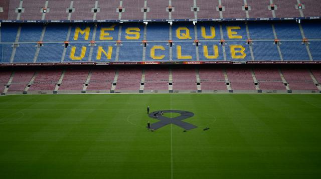 Imágenes del homenaje del Barcelona a Vilanova en el Camp Nou - 6