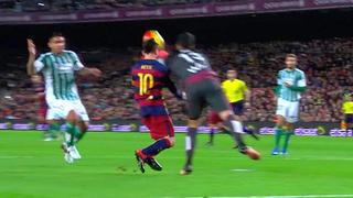 Lionel Messi sufrió terrible golpe casual y árbitro cobró penal
