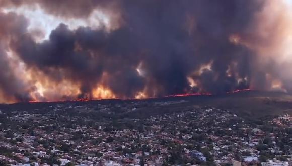 Un gran incendio forestal se registró en el Valle de Punilla, en la provincia de Córdoba, Argentina, el 10 de octubre de 2023. (Captura de Twitter/X @UHN_Plus)