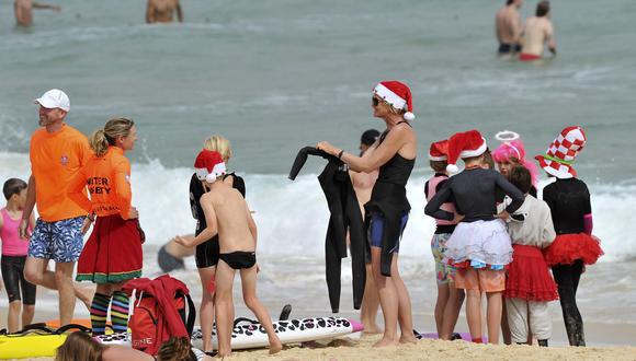 Australianos en las playas de Sídney. (Foto: AFP)