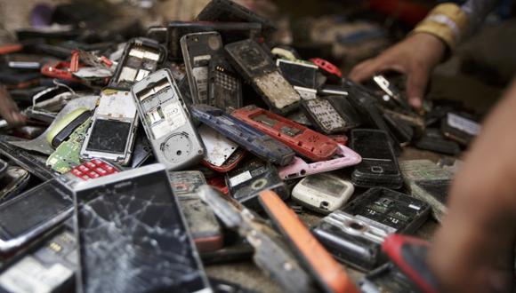 Cinco cosas curiosas que puedes hacer con tu celular viejo