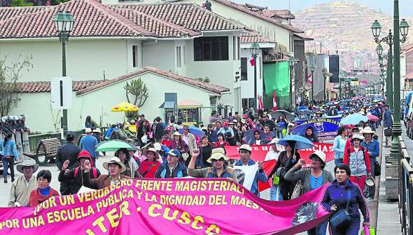 La semana pasada inició en Cusco un paro regional para exigir la construcción del aeropuerto de Chinchero. De manera simultánea, se lleva a cabo en la región una huelga de docentes. (Foto: El Comercio)