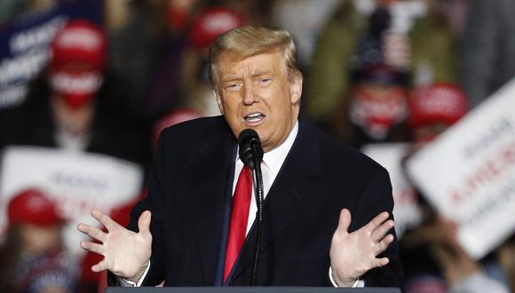El presidente de Estados Unidos, Donald Trump, se dirige a sus partidarios durante un evento en Pennsylvania, el 20 de octubre de 2020. (EFE/EPA/DAVID MAXWELL).