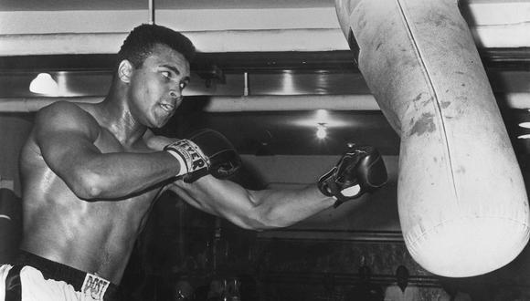 Muhammad Ali: ¿cuántos años hubiera cumplido hoy y cuáles fueron sus peleas más recordadas?. (Foto: AFP)
