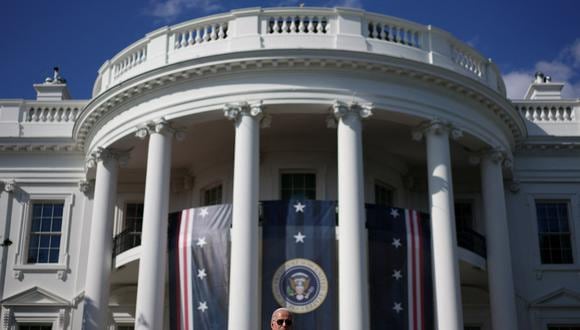 El presidente de los Estados Unidos, Joe Biden, habla durante un evento para celebrar la aprobación de la Ley de Reducción de la Inflación de 2022 en el Jardín Sur de la Casa Blanca en Washington, DC, el 13 de septiembre de 2022. (Foto de Mandel NGAN / AFP)