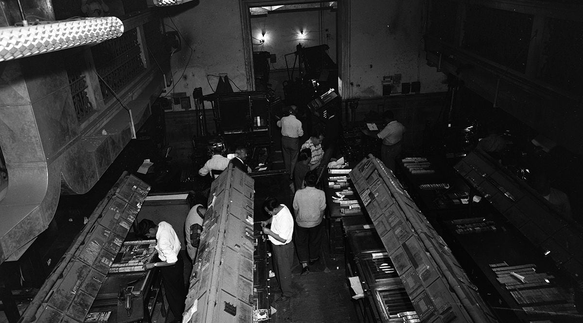 Lima, 23 de junio de 1960. Una vista del taller de Armadura, donde llegaban las columnas compuestas por los linotipistas del diario decano. (Foto: GEC Archivo Histórico)